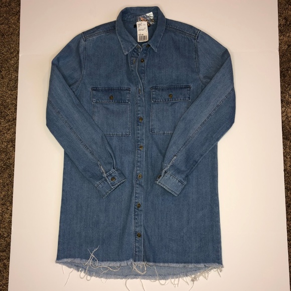 Forever 21 Tops - Forever 21 Womens Woven Jean Shirt Denim Shirt Med